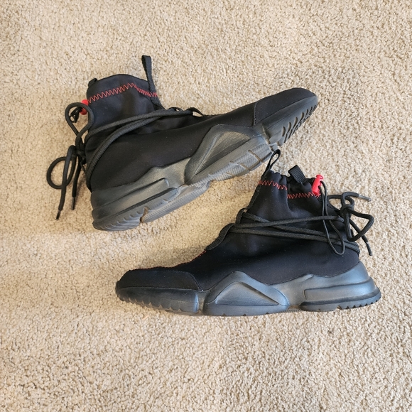 John Geiger 002 Red Thread Black Sneakers - Picture 2 of 9